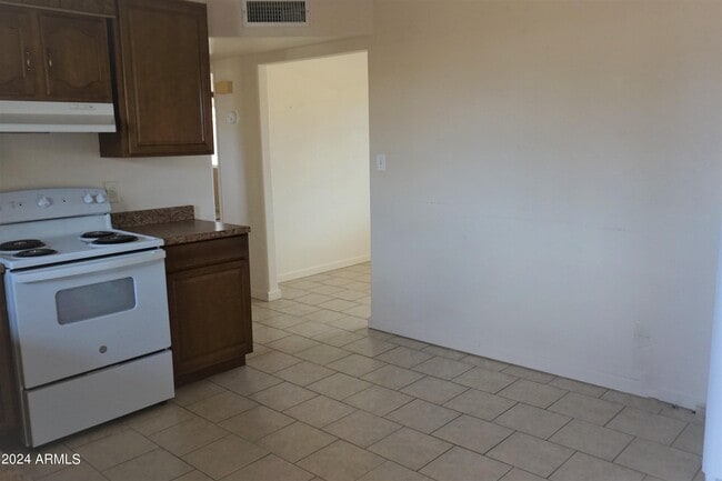 Building Photo - 1052 Chaparral Cir