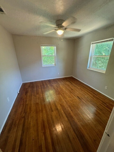 Foto del edificio - 2117 Spring Park Rd