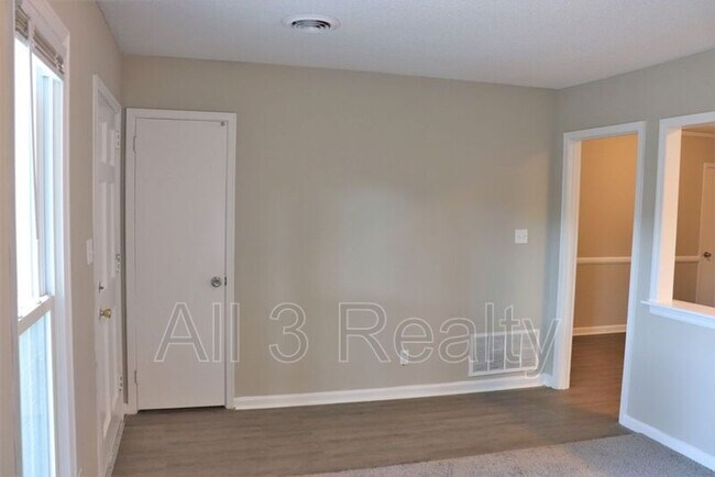 Foto del edificio - 3348 Harrison Rd