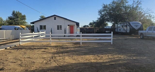 Foto del edificio - 114639 Lilac St