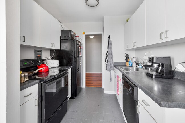 Foto del edificio - 3410 N Lake Shore Dr