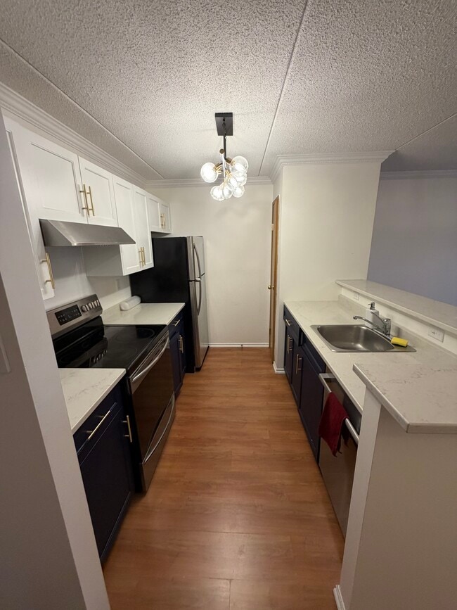 Building Photo - 1720 Pembina Hwy