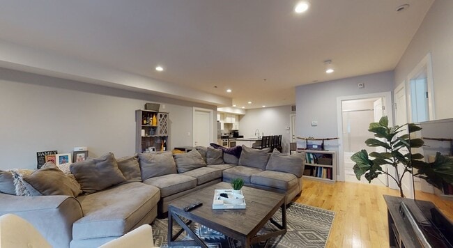 Foto del edificio - 339 W Broadway