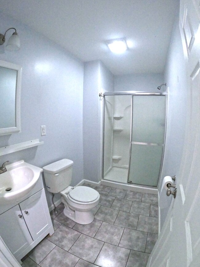 Building Photo - 563 Burritt St