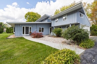 Building Photo - 4705 Highland Park Dr