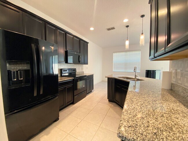 Foto del edificio - Stunning 3 Bed, 2 Bath Home in Gated Legac...