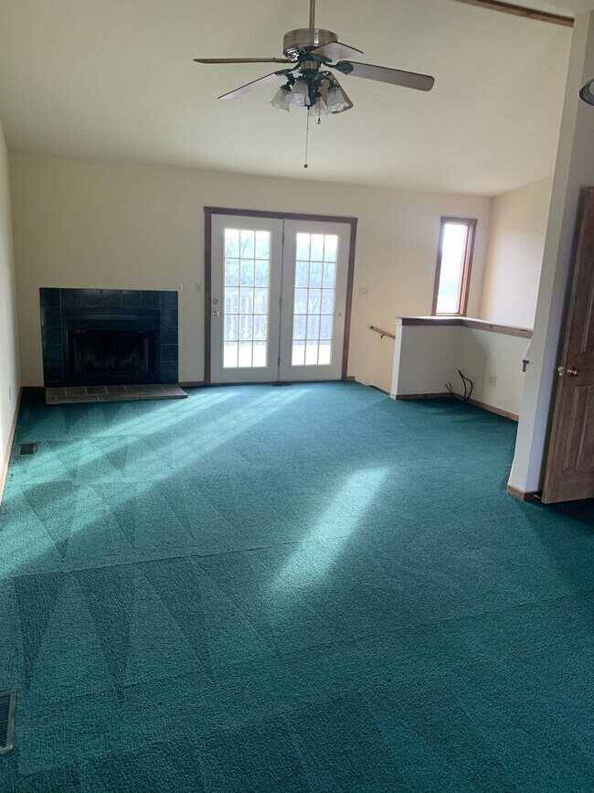 Foto del edificio - Duplex Available in Forsyth!