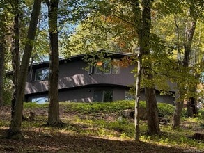 Building Photo - 28 Philipse Brook Rd