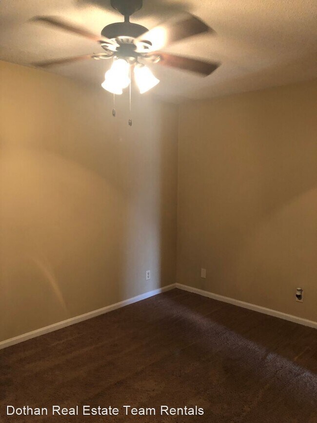 Building Photo - 2 br, 1.5 bath House - 116 Timbers Dr.