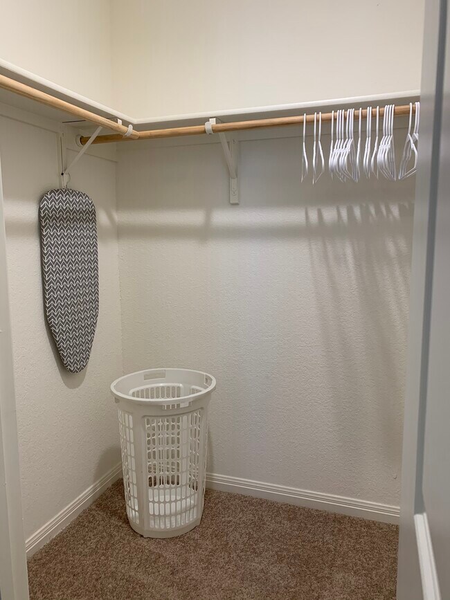 Building Photo - 291 Seneca Loop