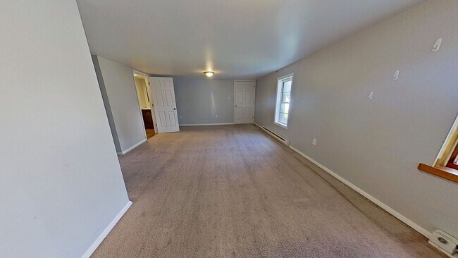 Building Photo - Apartment