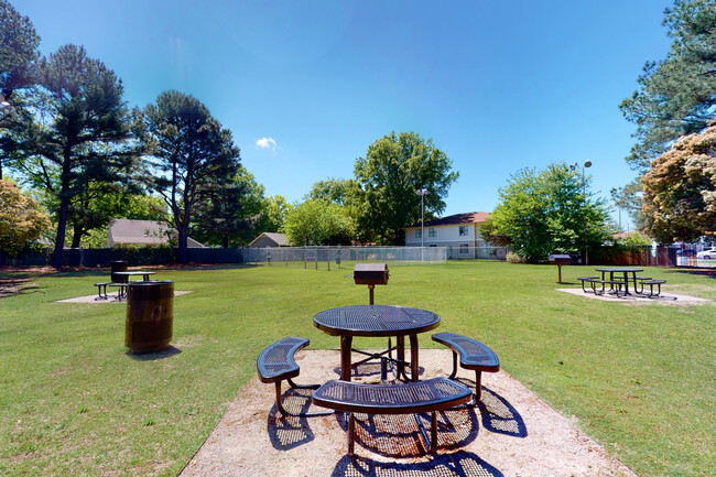 Building Photo - Hickory Farm