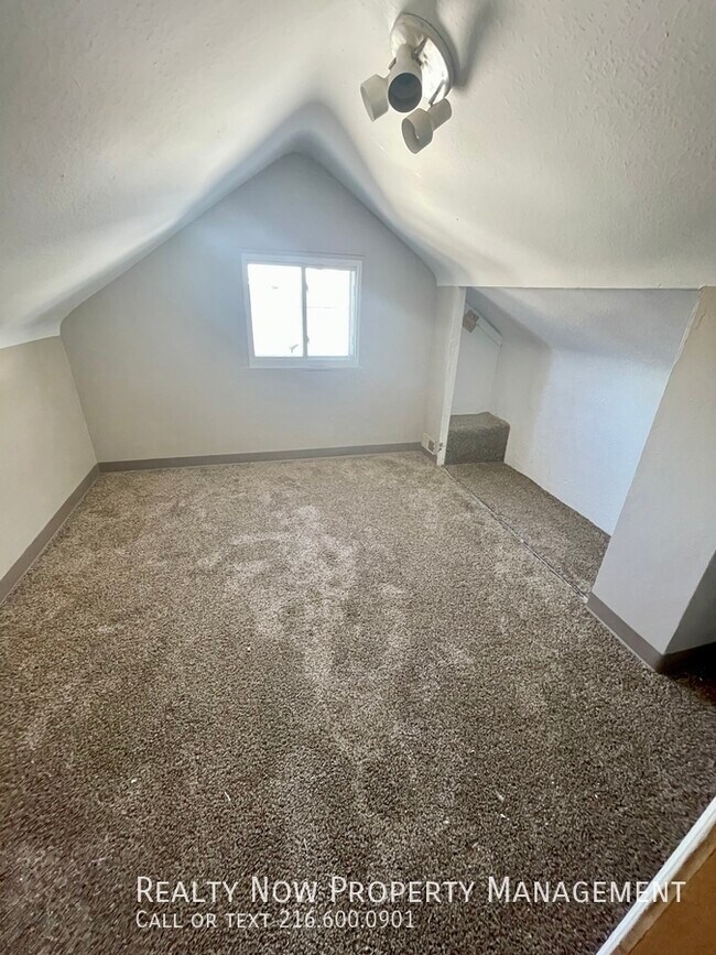 Foto del edificio - 4619 E 175th St