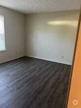 Building Photo - 1205 Seth Johnson Dr