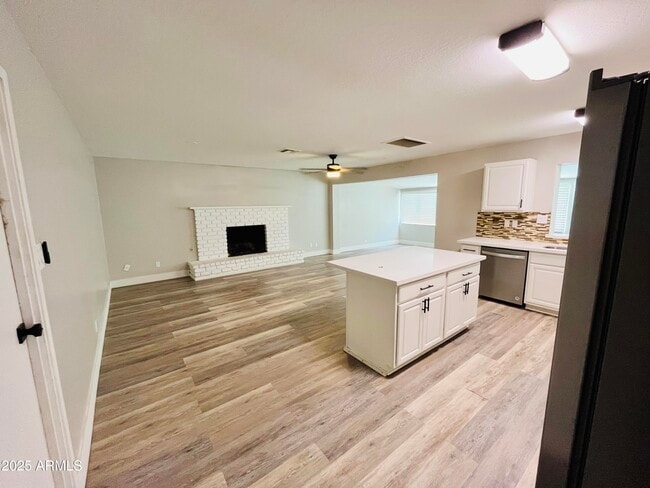 Building Photo - 1269 E Loma Vista Dr