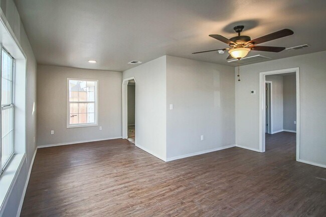 Building Photo - 1703 Avenue T