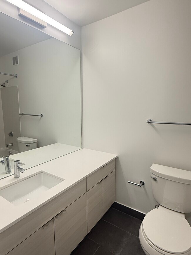 Foto del edificio - 435 E Ohio-609