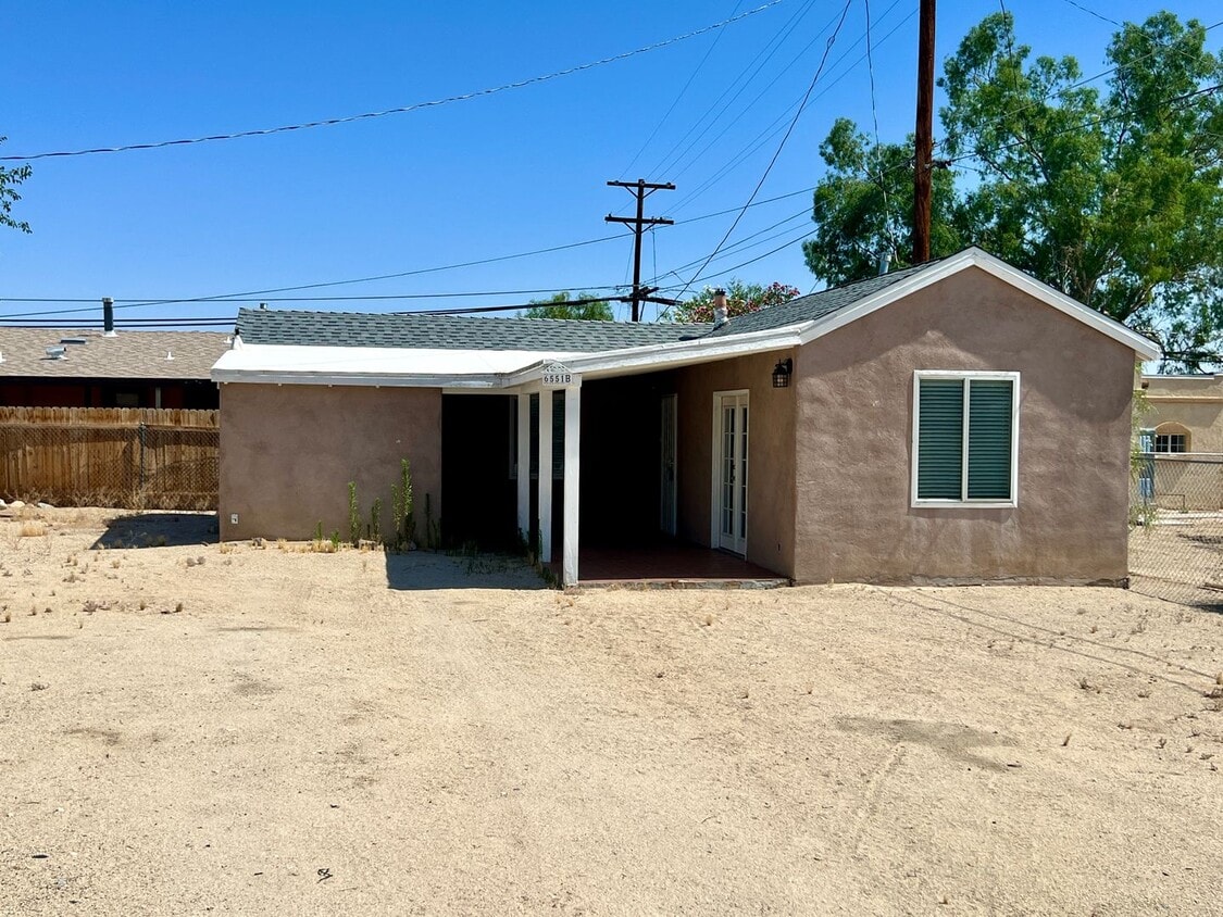 Primary Photo - 6551 La Luna Ave