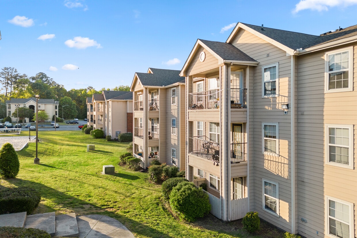 Sunset Pointe Apartments - Sunset Pointe Apartments