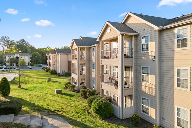 Sunset Pointe Apartments - Sunset Pointe Apartments