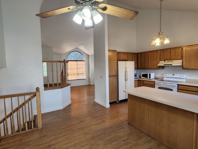 Foto del edificio - 4 Bd  2.5 Bath Home in West Jordan