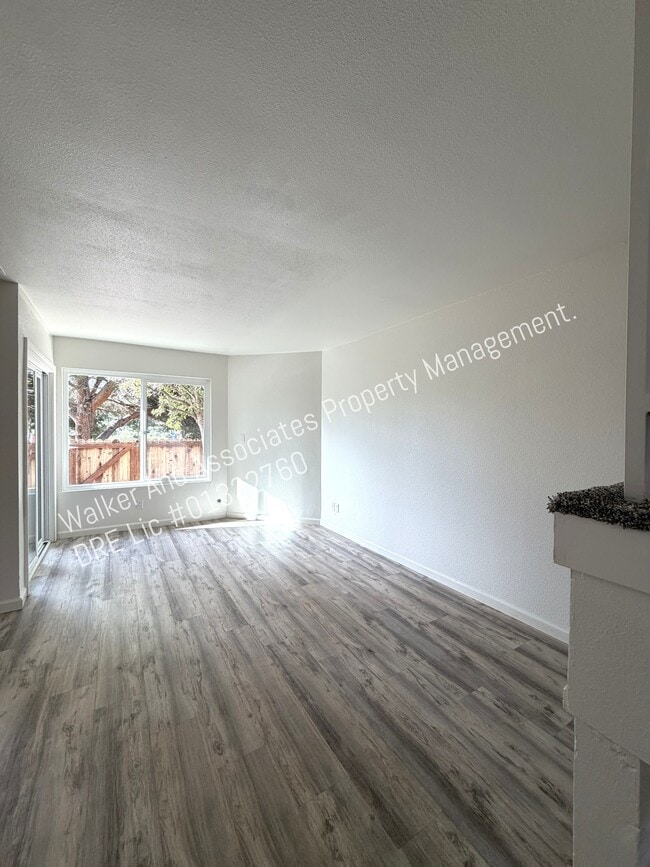 Building Photo - 325 E Rice Ranch Rd
