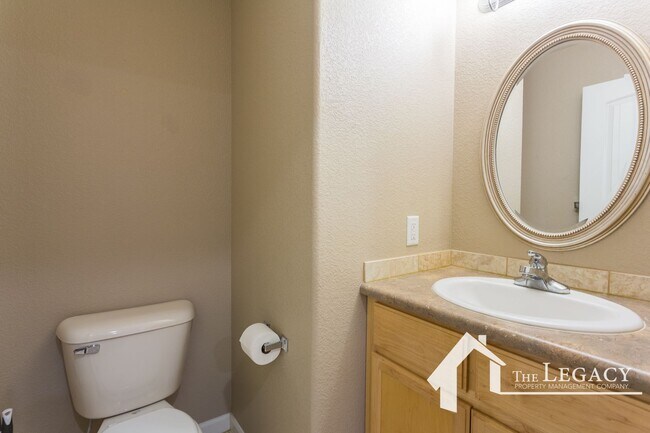 Foto del edificio - Westside Townhome