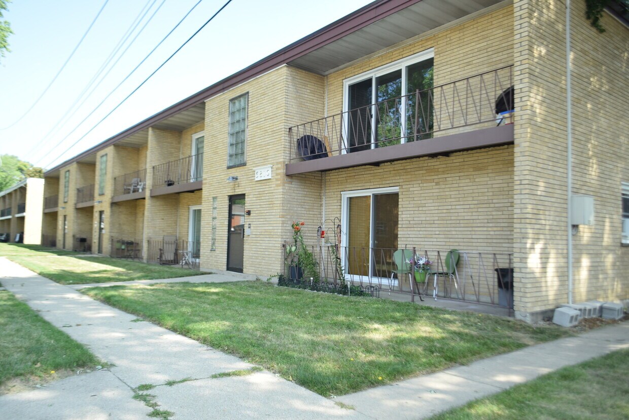 5810 107th Ct Way Unit 6, Chicago Ridge, IL 60415 Condo for Rent in