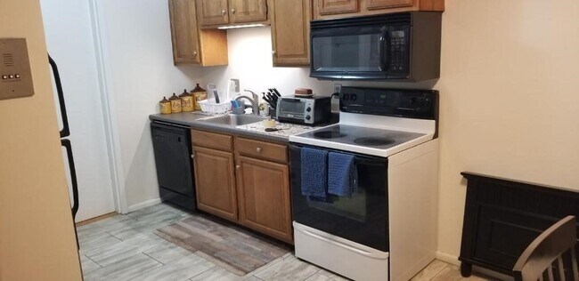 Foto del edificio - 1 Albert Dr