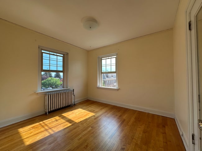 Building Photo - 440 N Park Ave