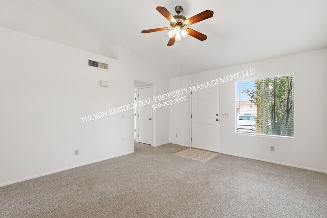 Foto del edificio - 9960 E Banister Dr