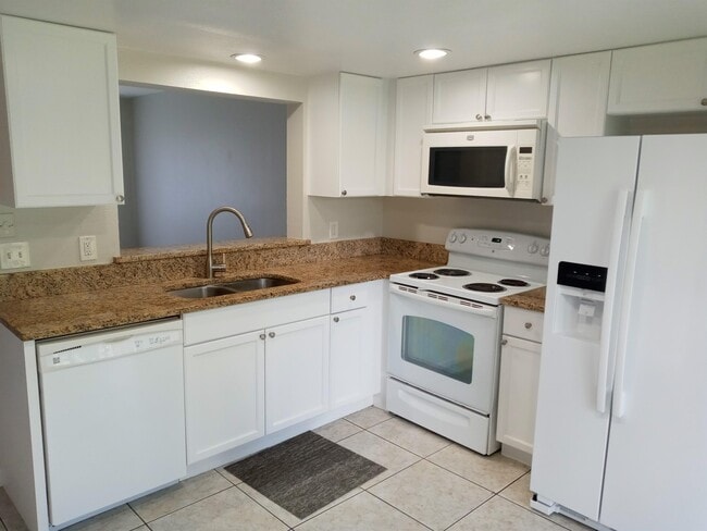 Building Photo - 12142 Pepperdine Pl