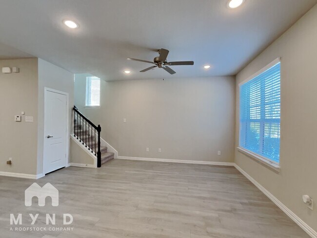 Foto del edificio - 1272 Alamo Dr