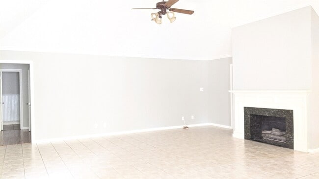 Building Photo - 1918 Shadow Forest Dr