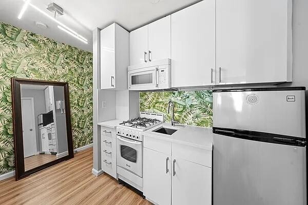 Foto del edificio - 45 E 25th St