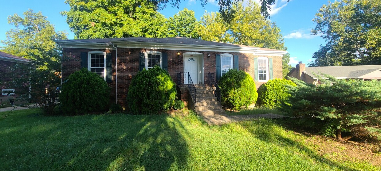 5105 Dorose Ct, Louisville, KY 40291 House Rental in Louisville, KY