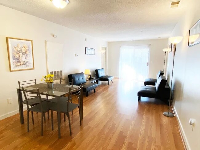 Foto del edificio - 303 Smith Level Rd