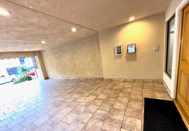 Foto del edificio - 4521 Colbath Ave