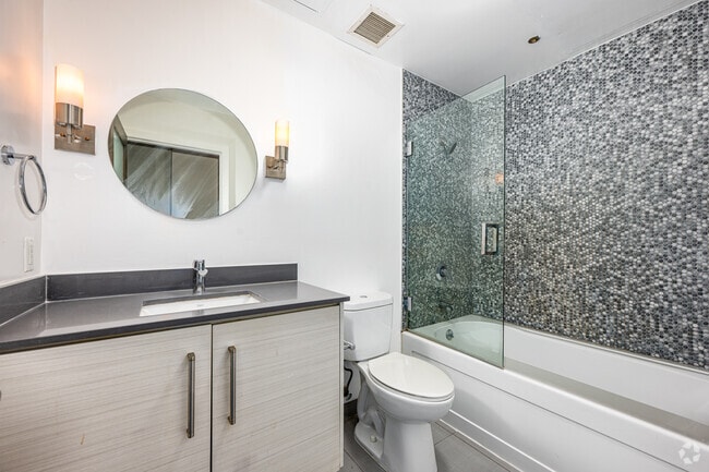 Studio - 779SF - Bathroom - Garment Lofts