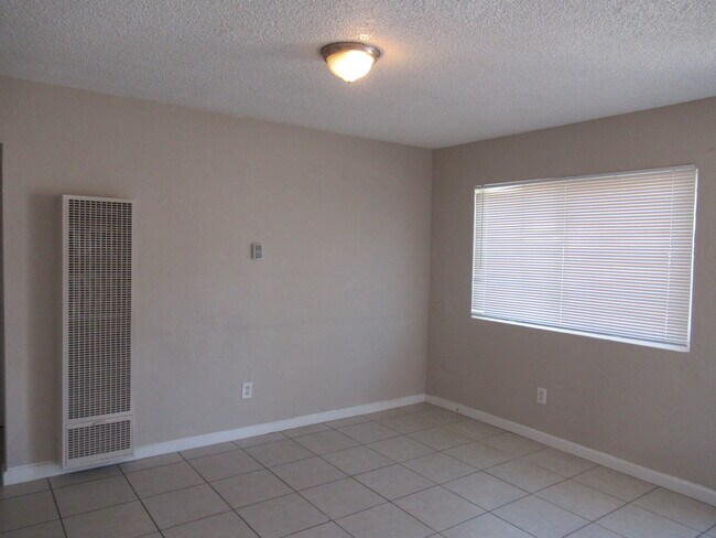 Building Photo - 1307 Oregon St