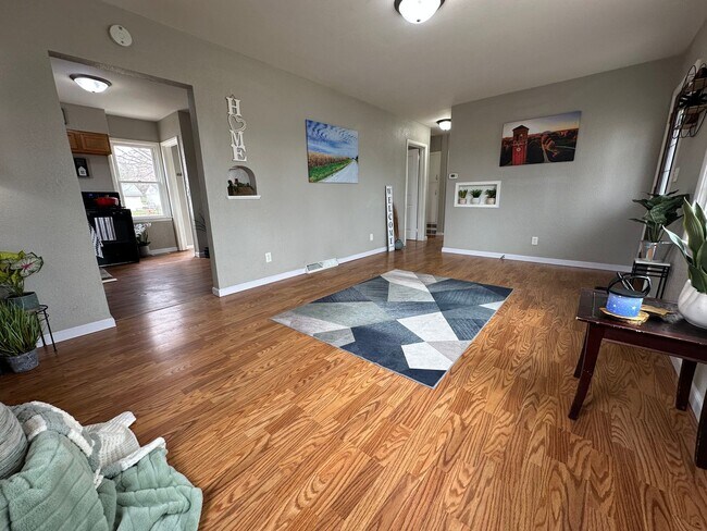 Foto del edificio - 3 bed, 1 1/2 bath Home for rent in Elk Run Heights