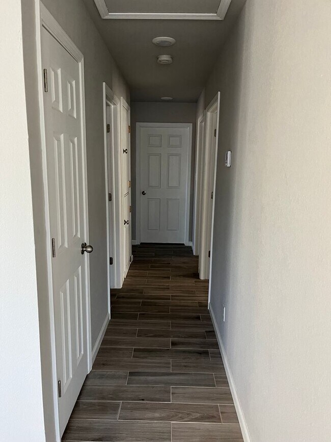 Foto del edificio - NEW CONSTRUCTION 3 bed 2 bath duplex