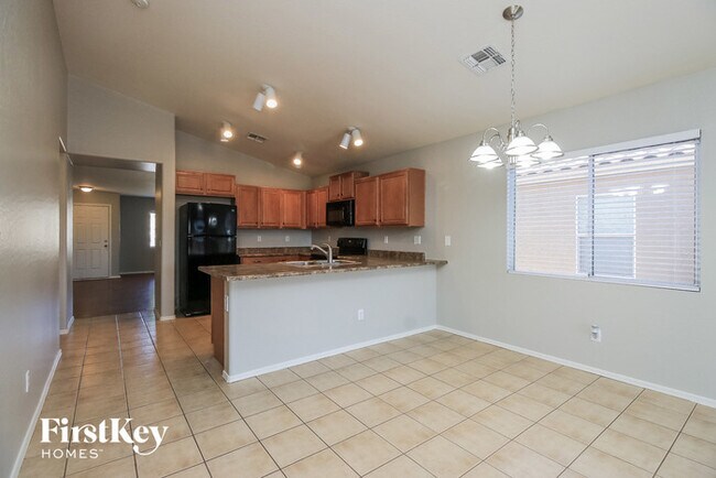 Building Photo - 3975 E Pinto Valley Rd