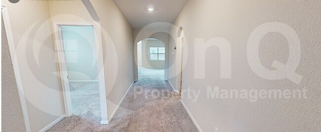 Building Photo - 1715 Cotton Blossom Ln
