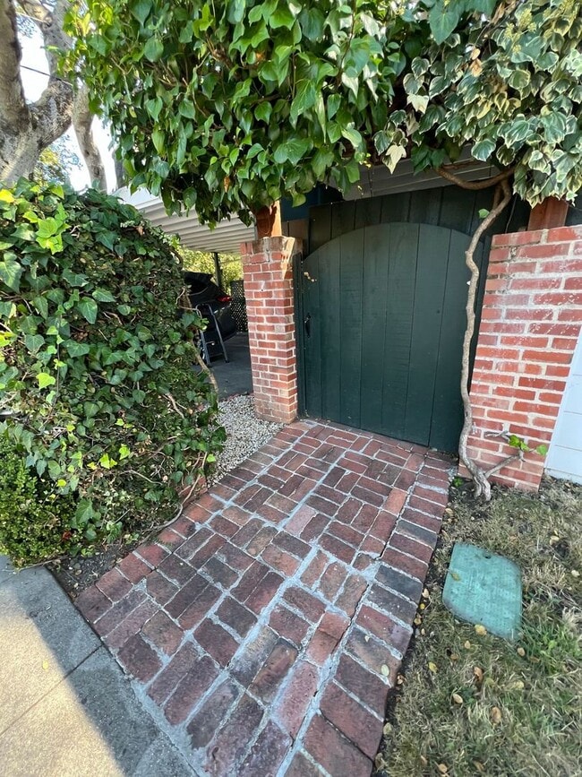 Foto del edificio - Beautiful Home in Burlingame!!
