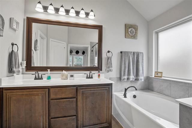 Foto del edificio - 4325 Old Timber Ln