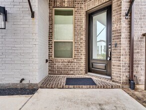 Building Photo - 19707 Curved Steel Dr