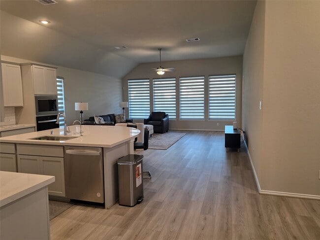 Building Photo - 13810 San Pasqual Pointe Dr