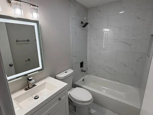 Building Photo - 13860 Langstone Dr
