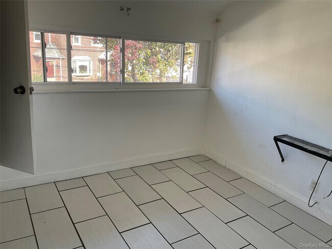 Foto del edificio - 173-18 143rd Rd